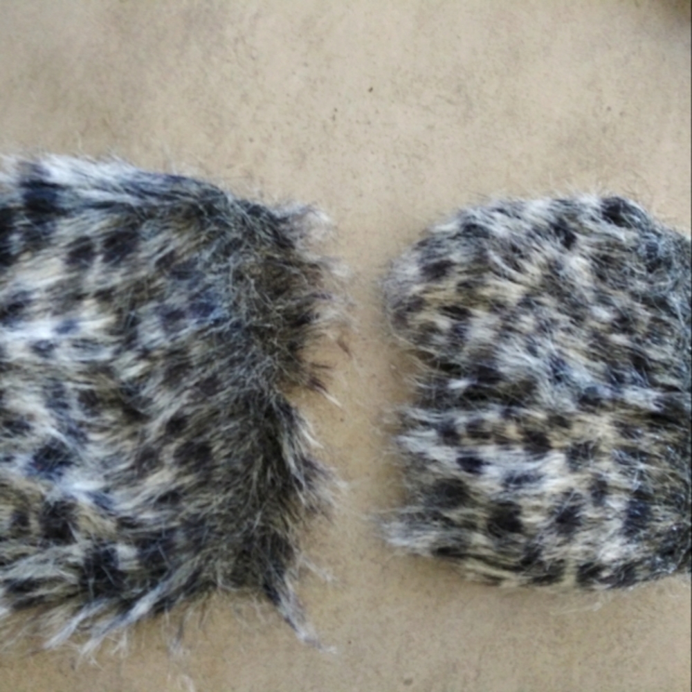 Faux fur cuffs